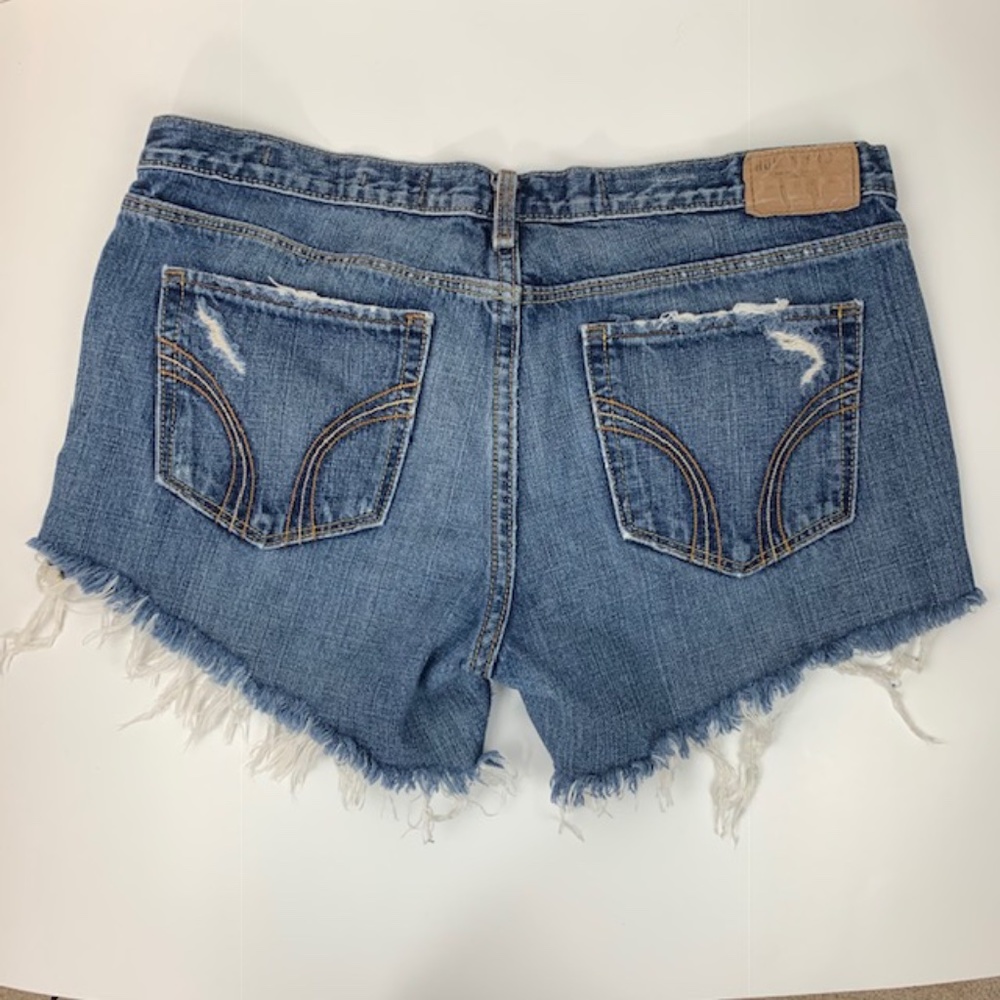Hollister jeans shorts. Laguna Skinny. Size 9R. - Picture 2 of 15